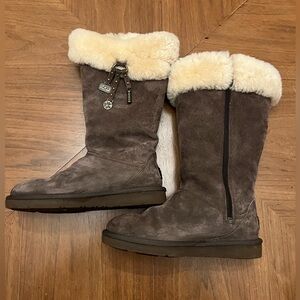 UGG Plumdale Charms Cuffed Boot Women's Size 6